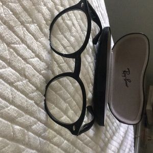Ray Ban glasses. Comes with case